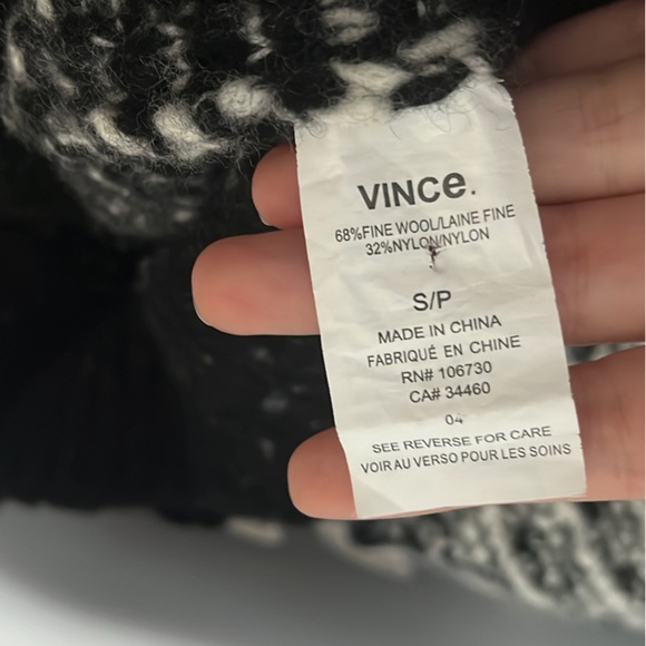 VINCE SWEATER SIZE S - Picture 2 of 4